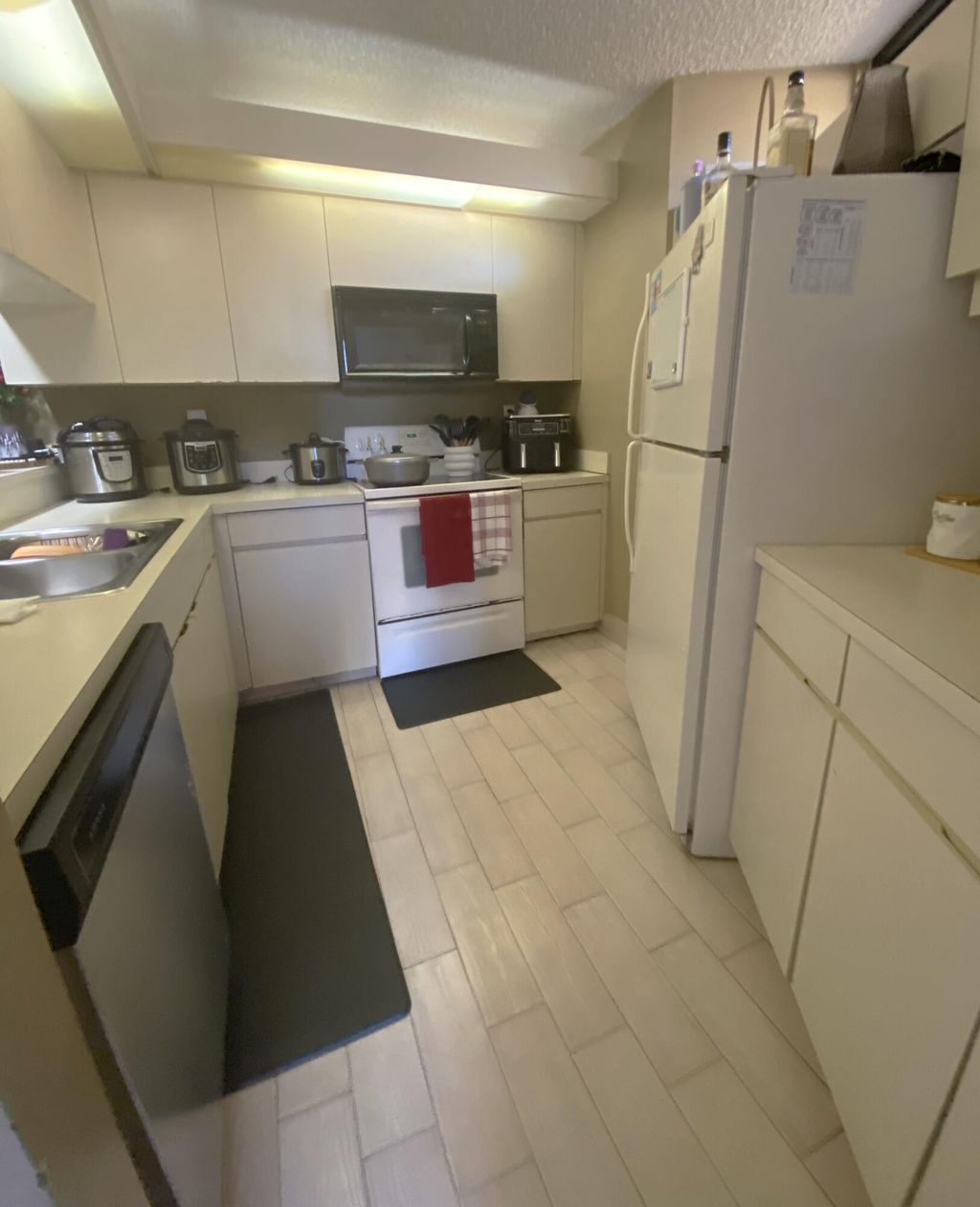 Photo of 3652 Victoria Drive #3652, West Palm Beach, FL 33406 (MLS # R11043138)