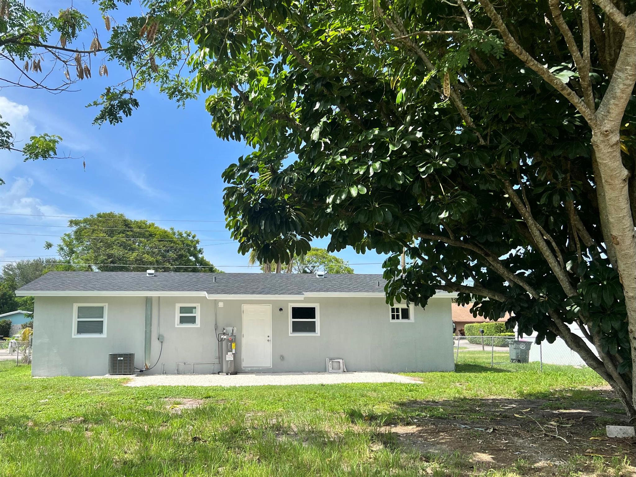 2801 Ave Q