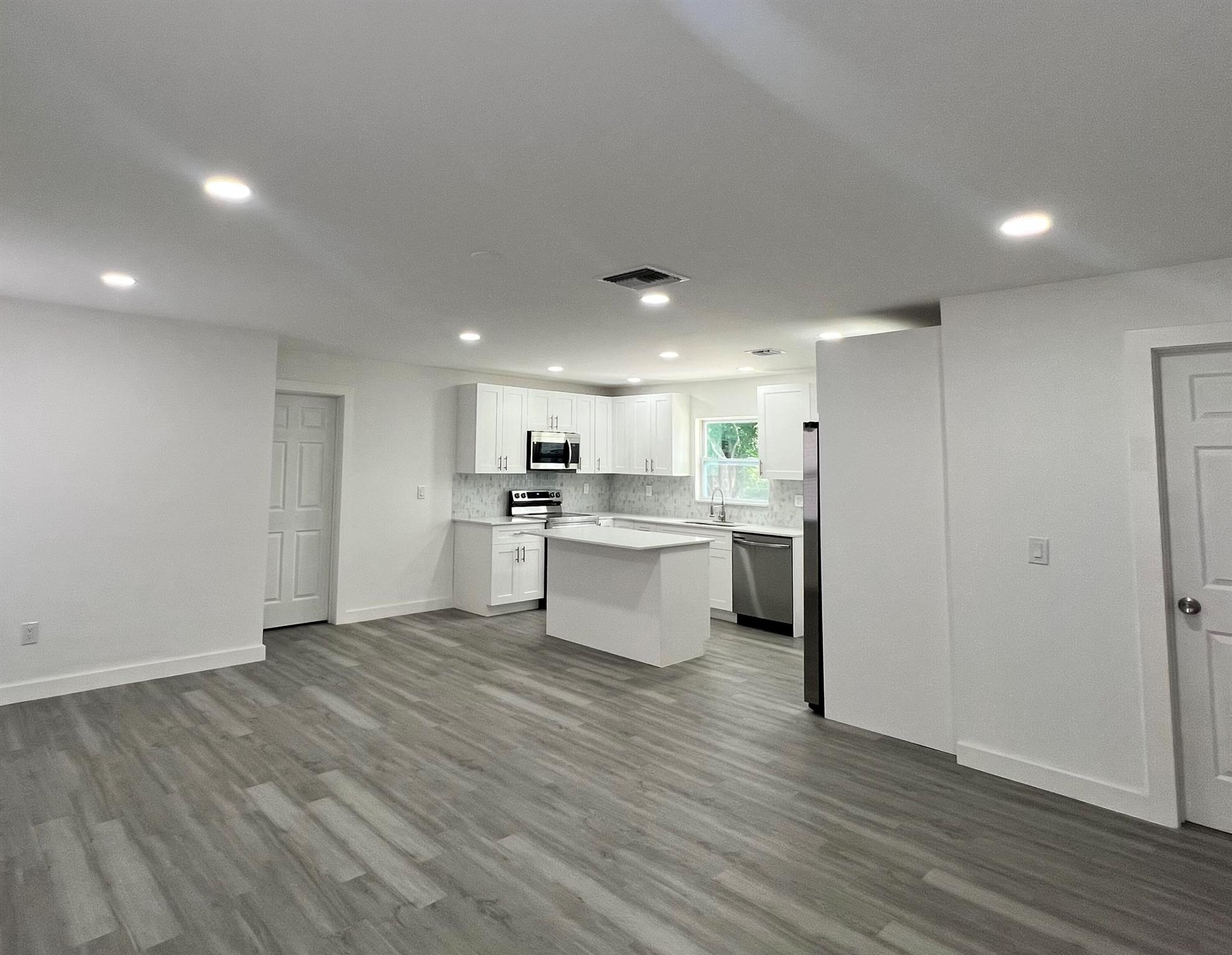 2801 Ave Q