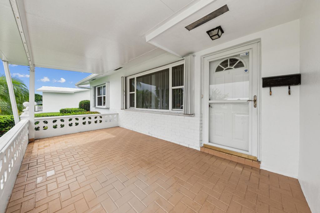 Photo of 1203 SW 22nd Street, Boynton Beach, FL 33426 (MLS # R11027431)