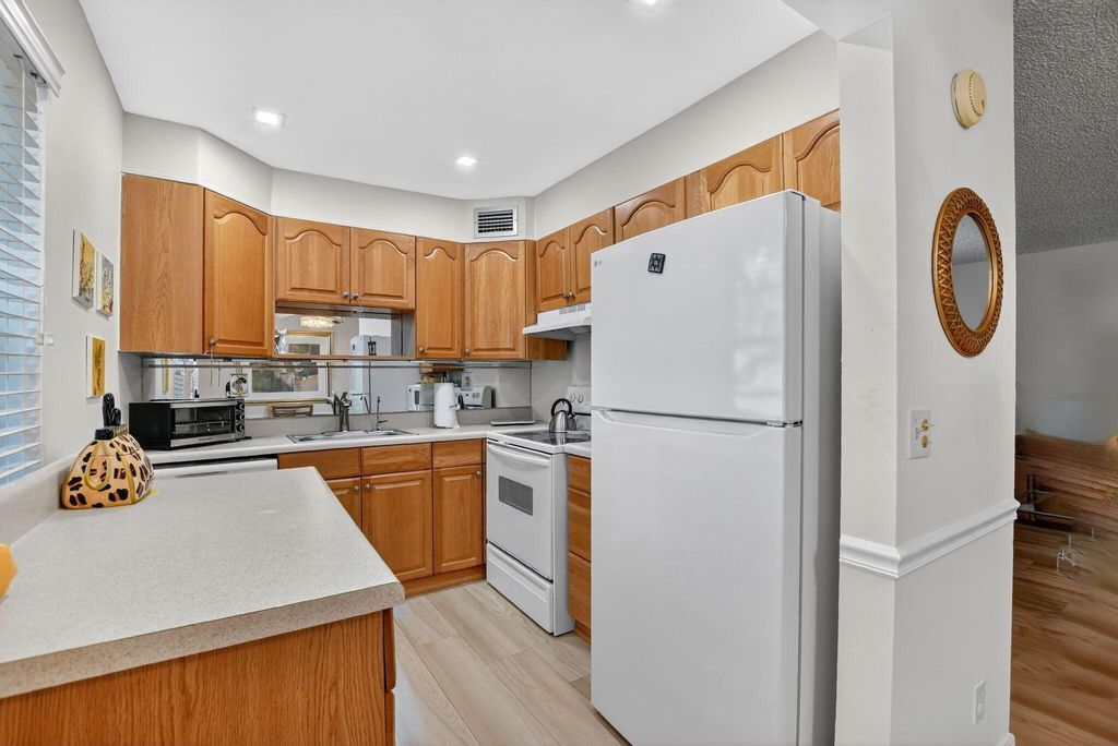 Photo of 693 Burgundy O, Delray Beach, FL 33484 (MLS # R11139112)