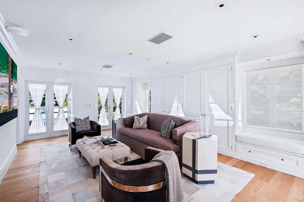 Tropical Isle - Residential