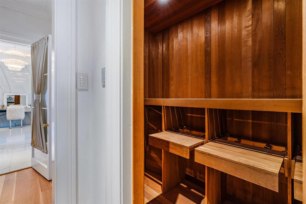 Tropical Isle - Residential