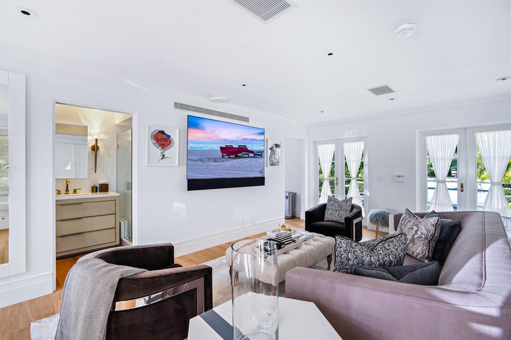 Tropical Isle - Residential