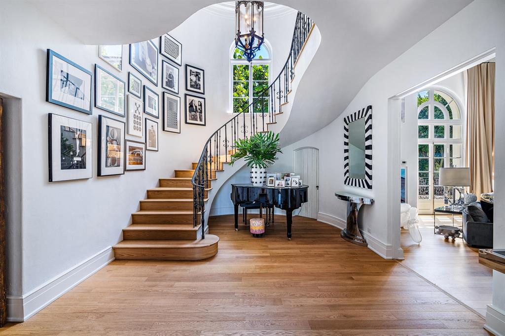 Tropical Isle - Residential