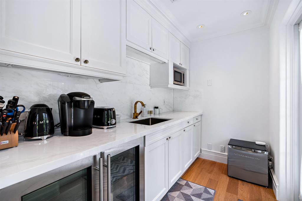 Tropical Isle - Residential