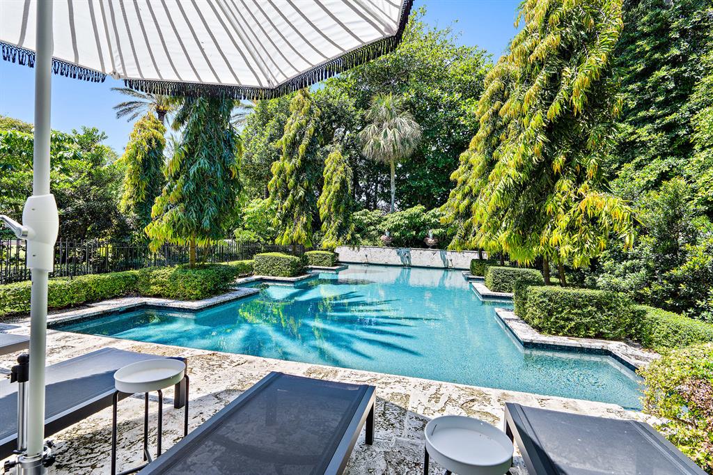 Tropical Isle - Residential