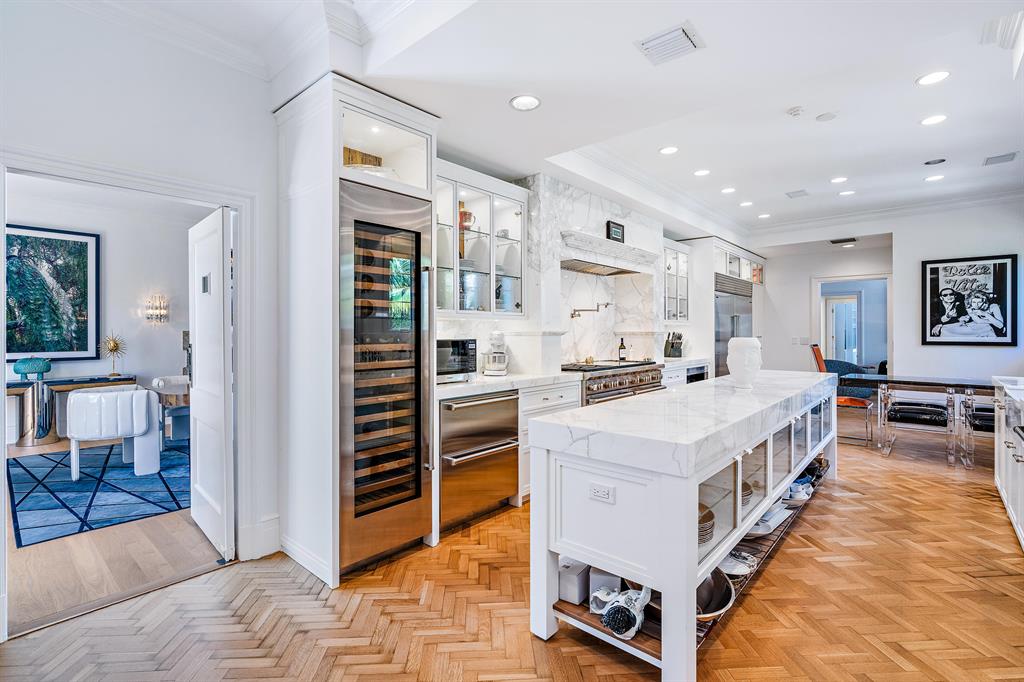 Tropical Isle - Residential