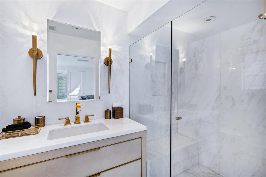 Tropical Isle - Residential