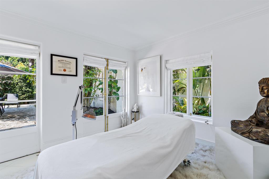 Tropical Isle - Residential