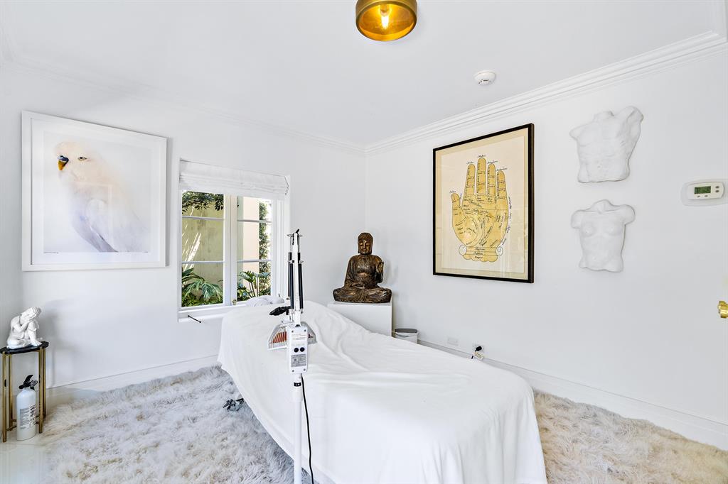 Tropical Isle - Residential