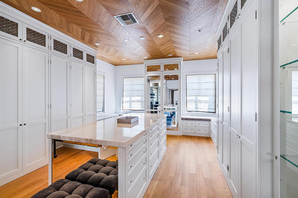 Tropical Isle - Residential