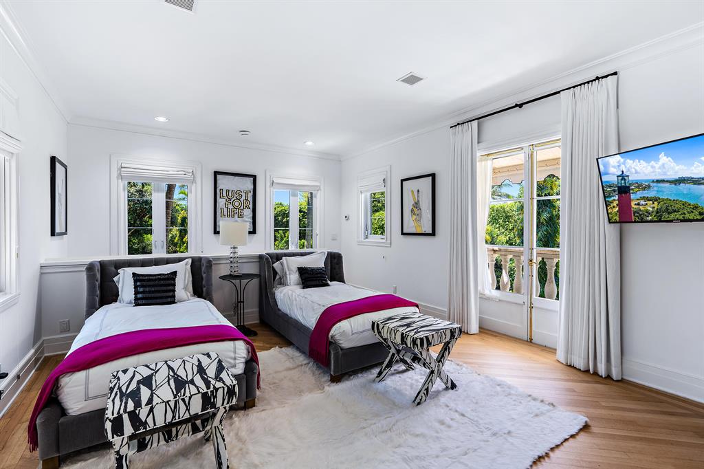 Tropical Isle - Residential