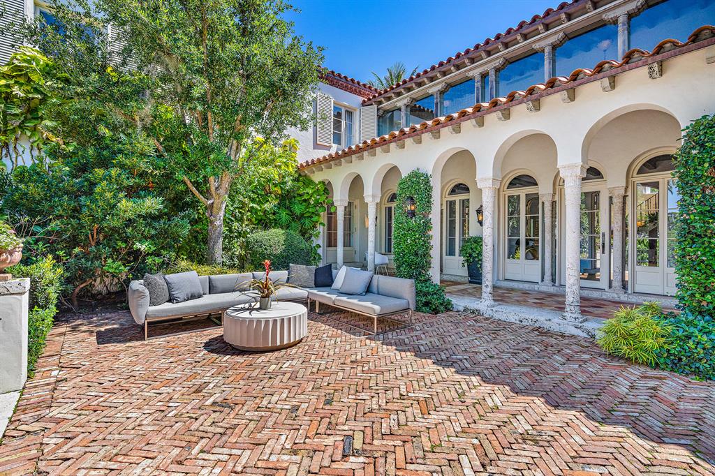 Tropical Isle - Residential