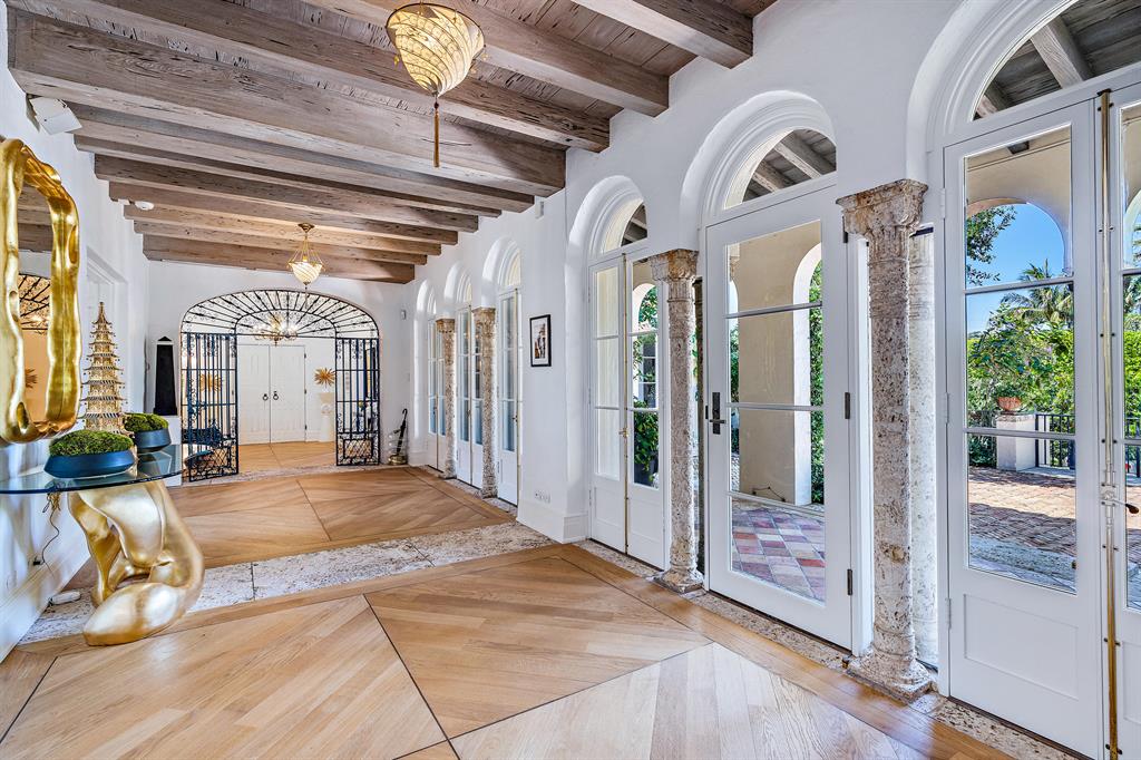 Tropical Isle - Residential