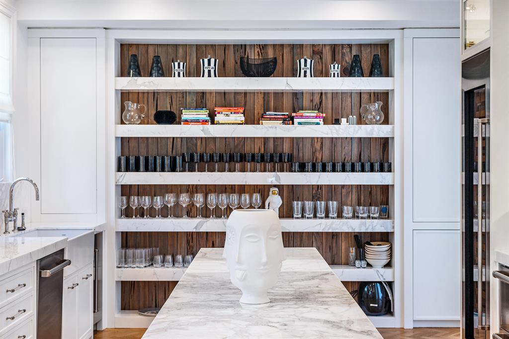 Tropical Isle - Residential