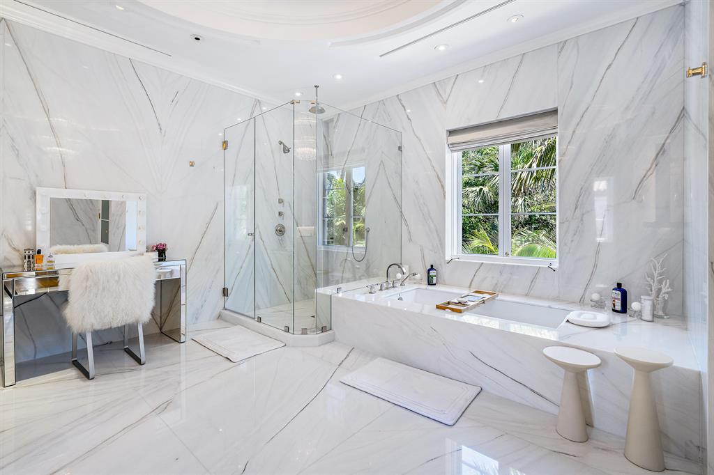 Tropical Isle - Residential