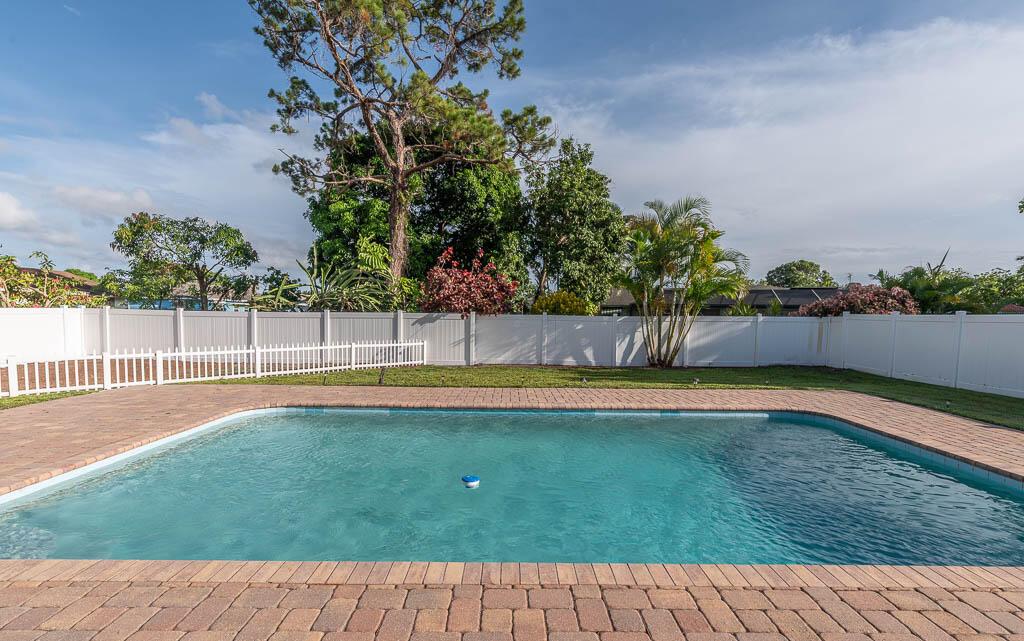 2712 Lake Ida Road