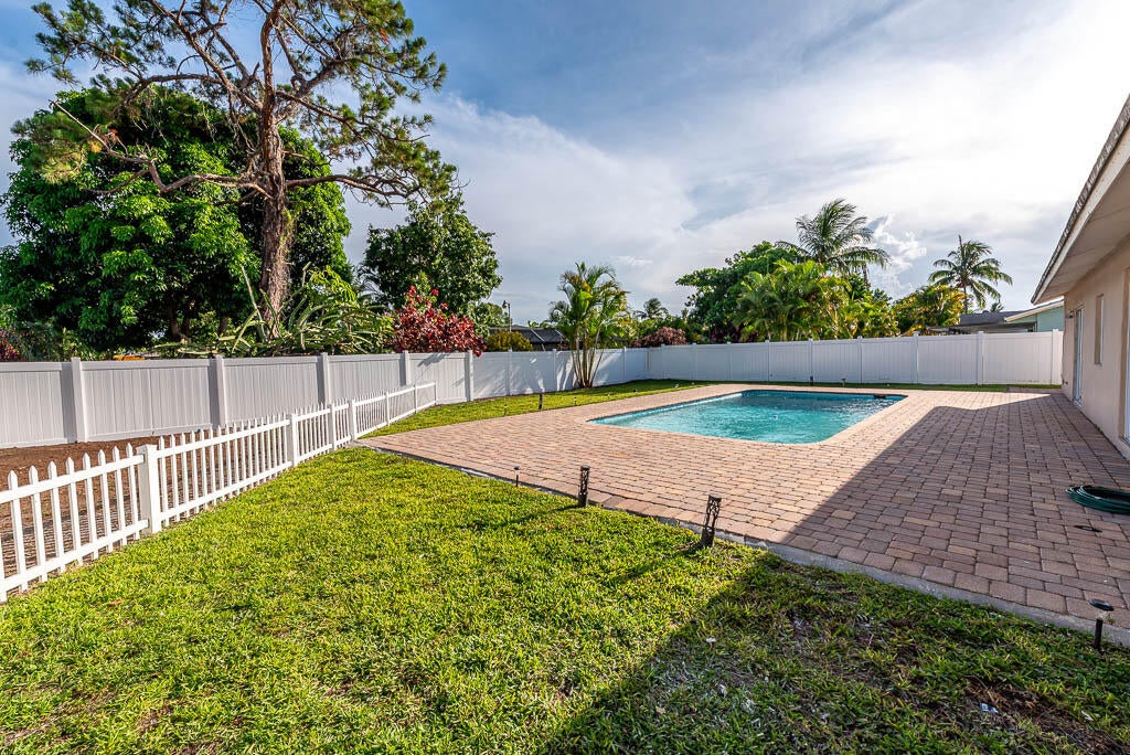 Photo of 2712 Lake Ida Road, Delray Beach, FL 33445 (MLS # R11103018)