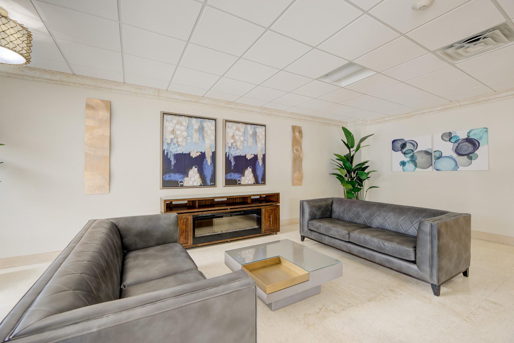 JAMAICA HOUSE - Residential