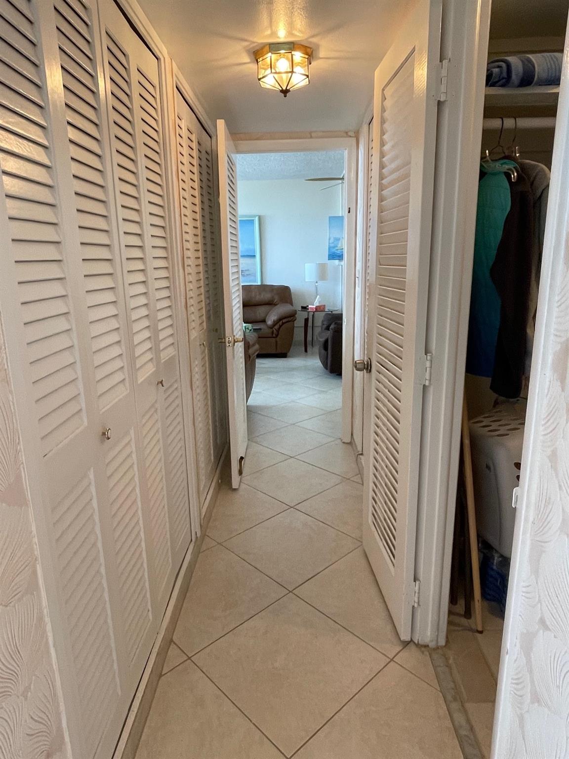 JAMAICA HOUSE - Residential