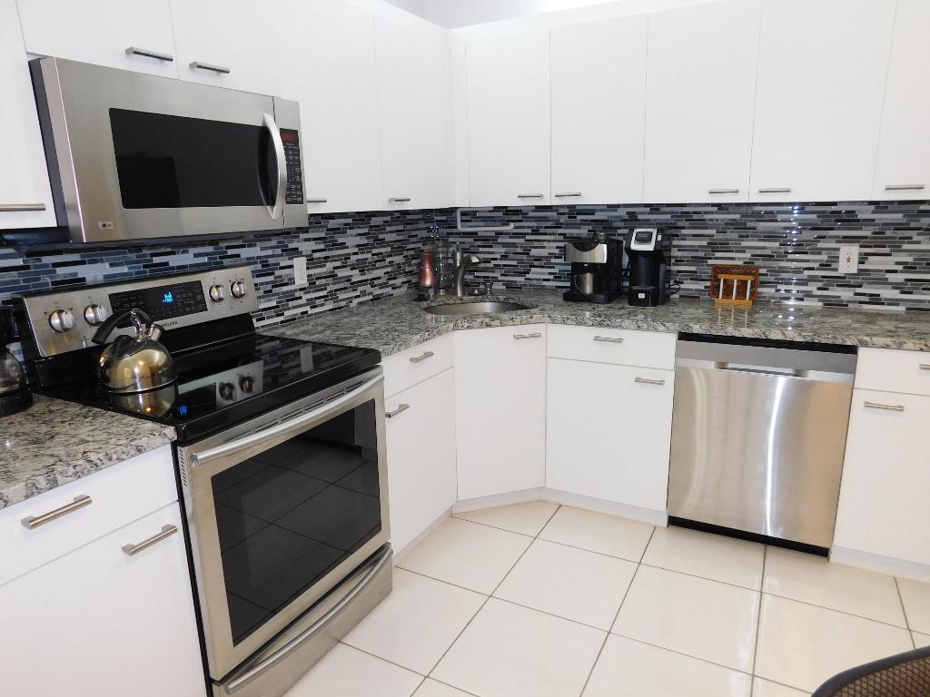 PLATINA / ILLUSTRE VILLAGE CONDO - Residential