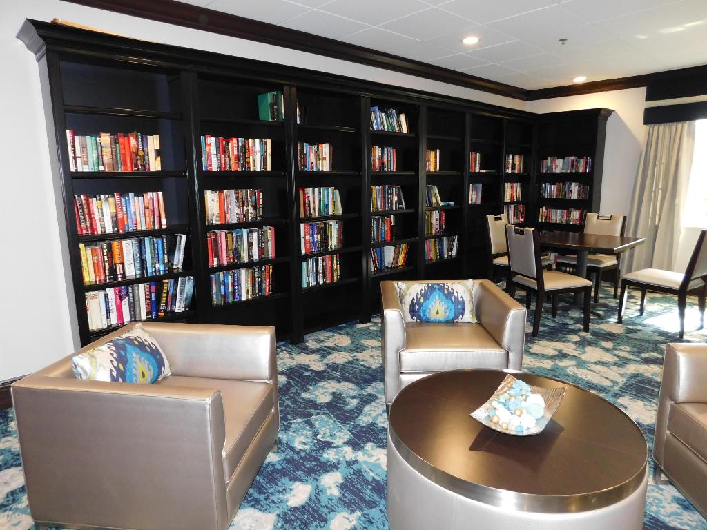 PLATINA / ILLUSTRE VILLAGE CONDO - Residential