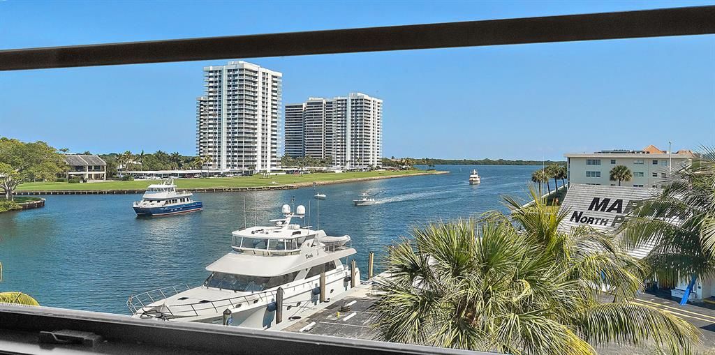 Photo of 1036 Us Highway 1 #324, North Palm Beach, FL 33408 (MLS # R10702950)