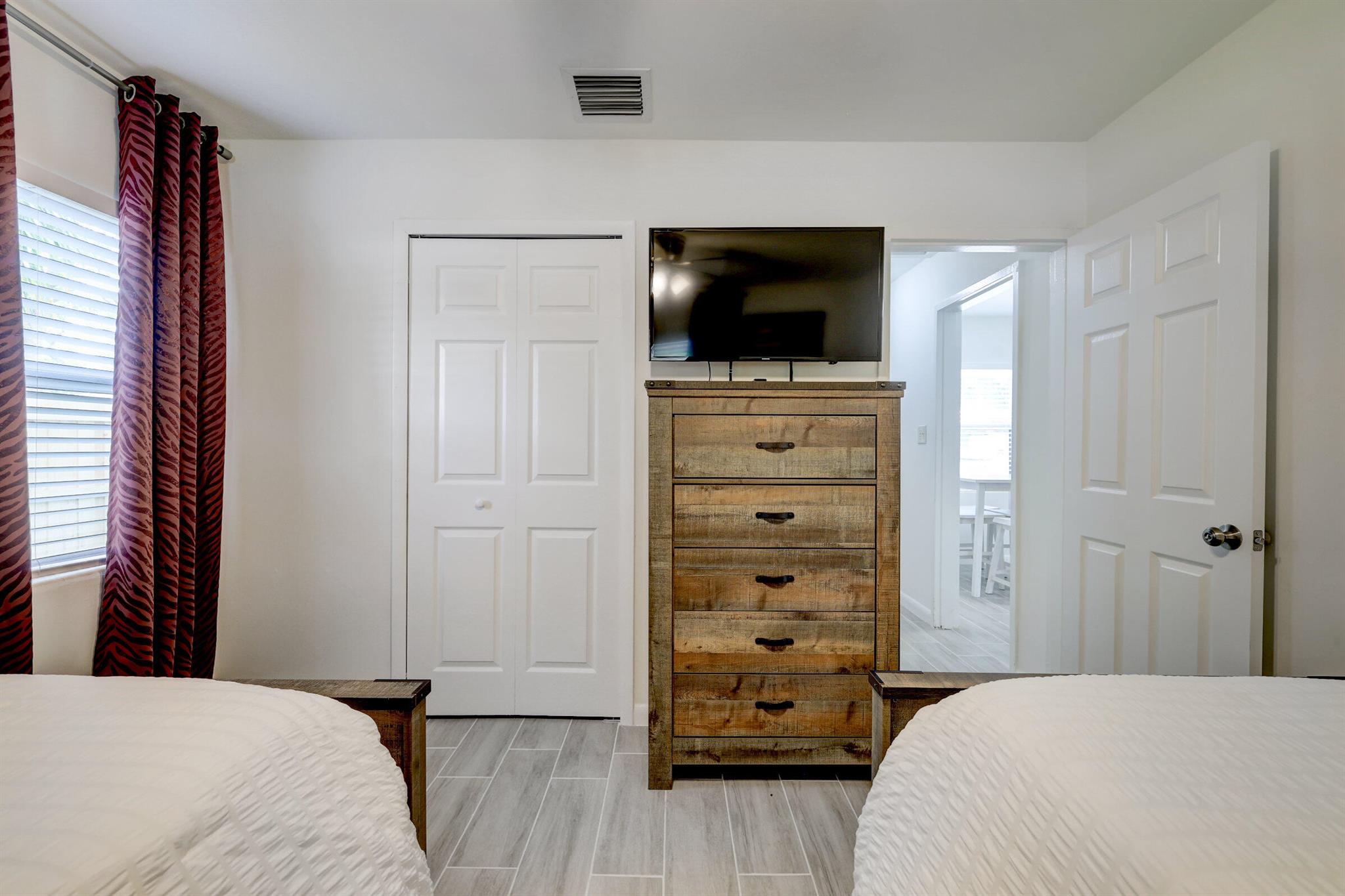 C E CAHOW'S S/D - Residential Lease