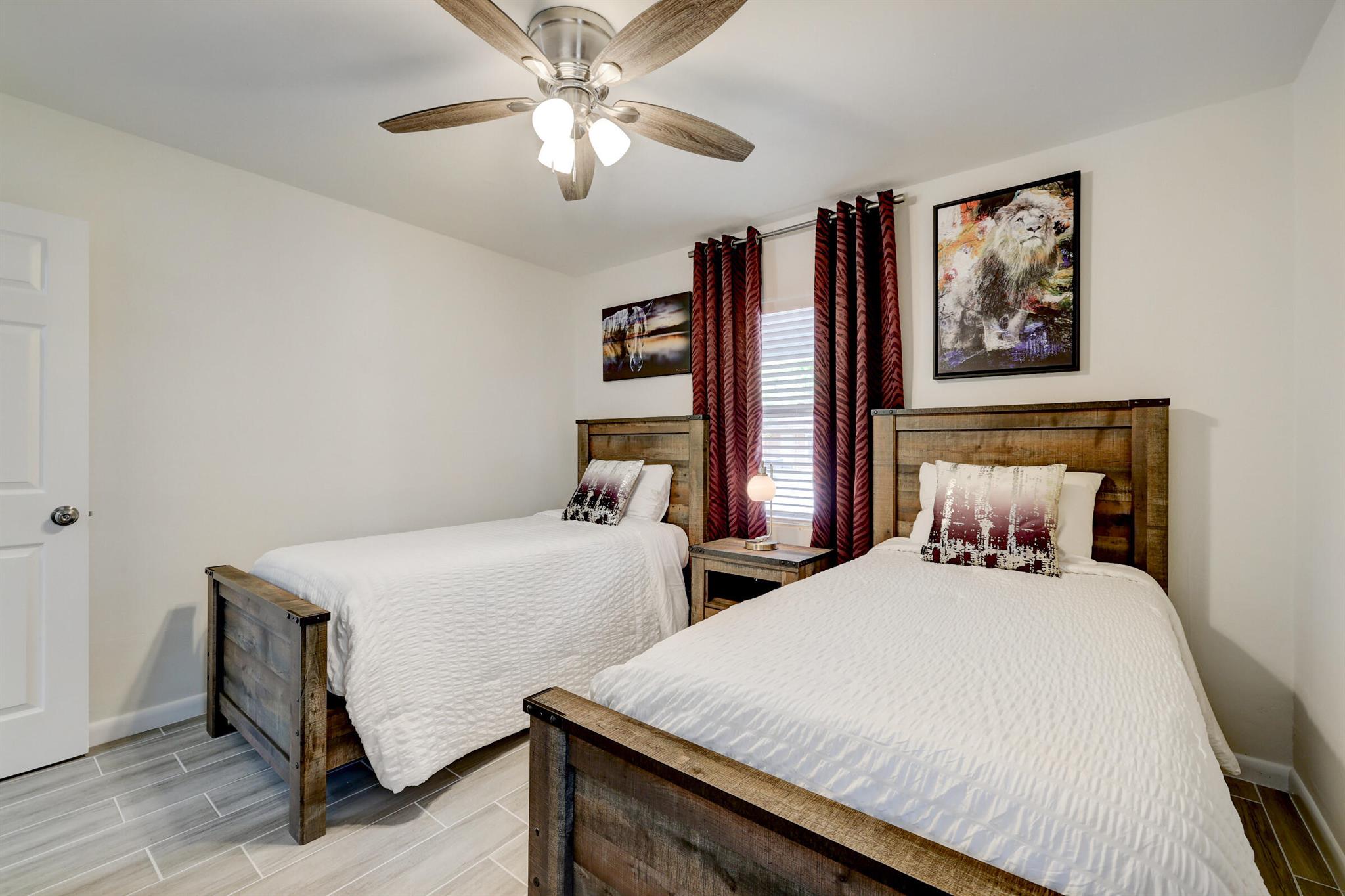 C E CAHOW'S S/D - Residential Lease