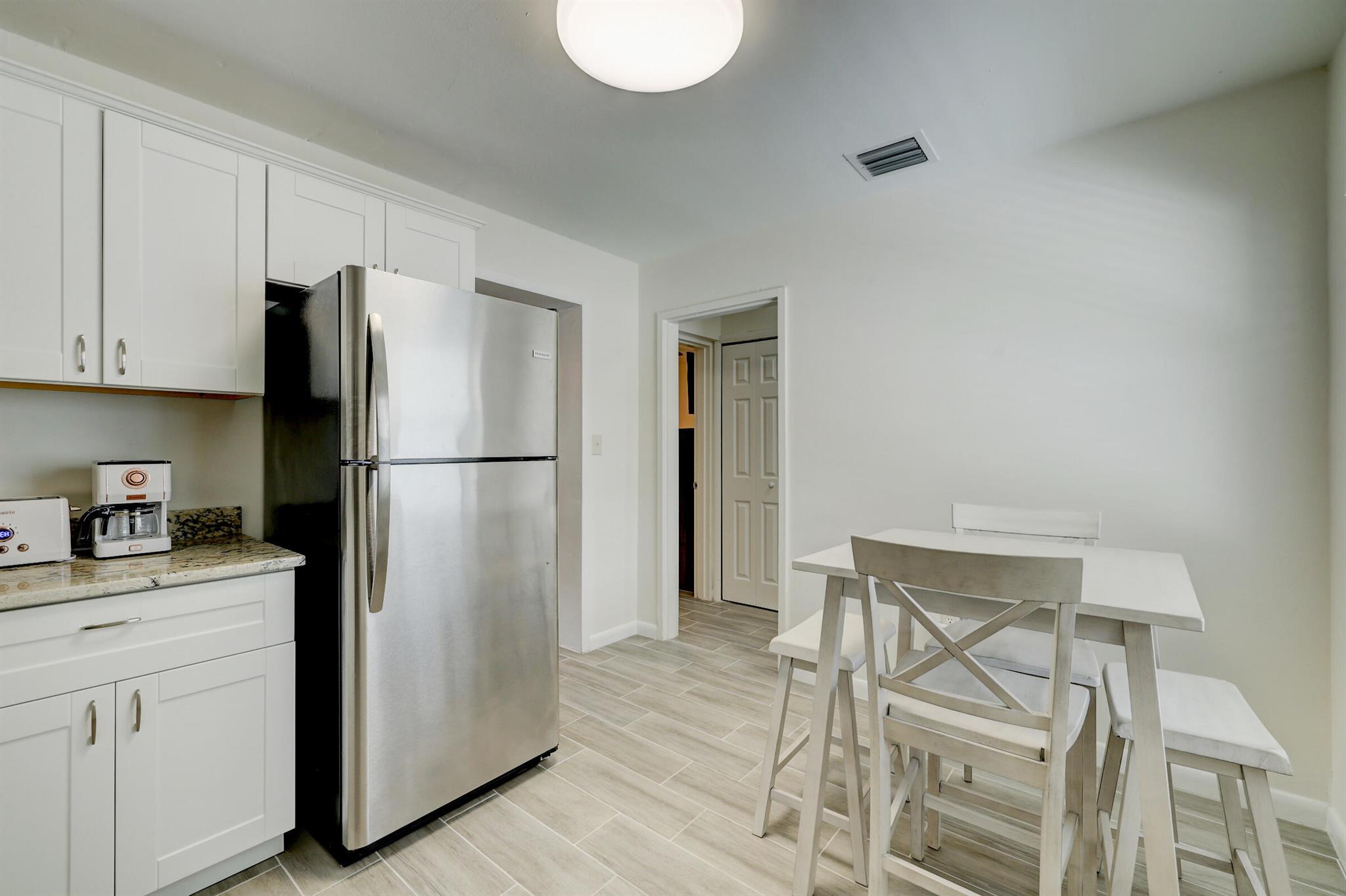 C E CAHOW'S S/D - Residential Lease