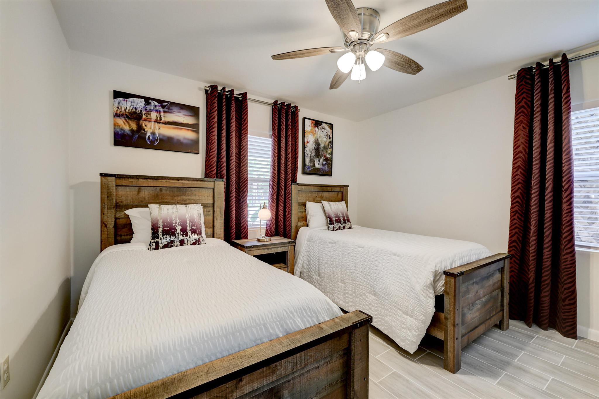 C E CAHOW'S S/D - Residential Lease