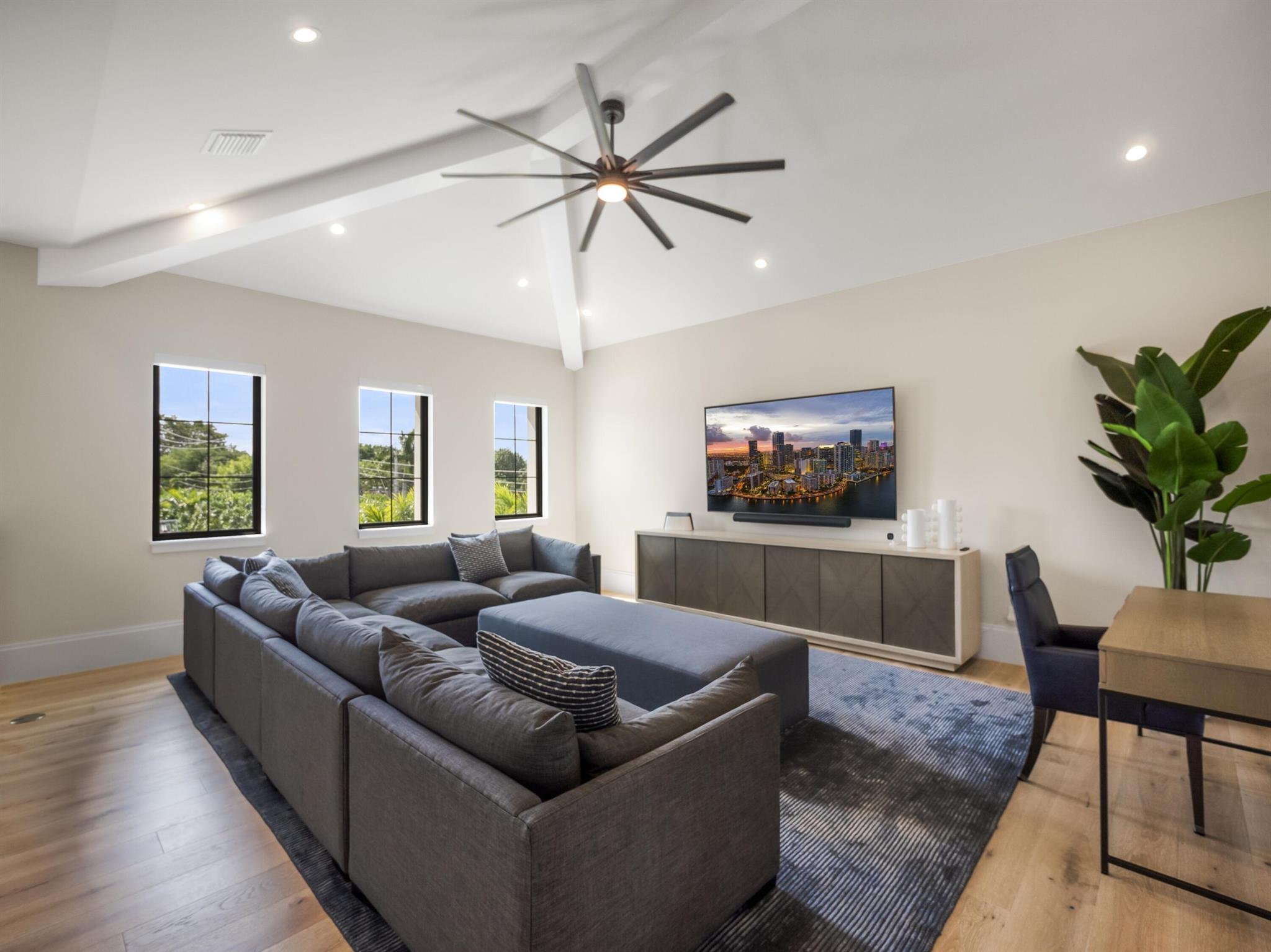 FLORESTA GROVE - Residential