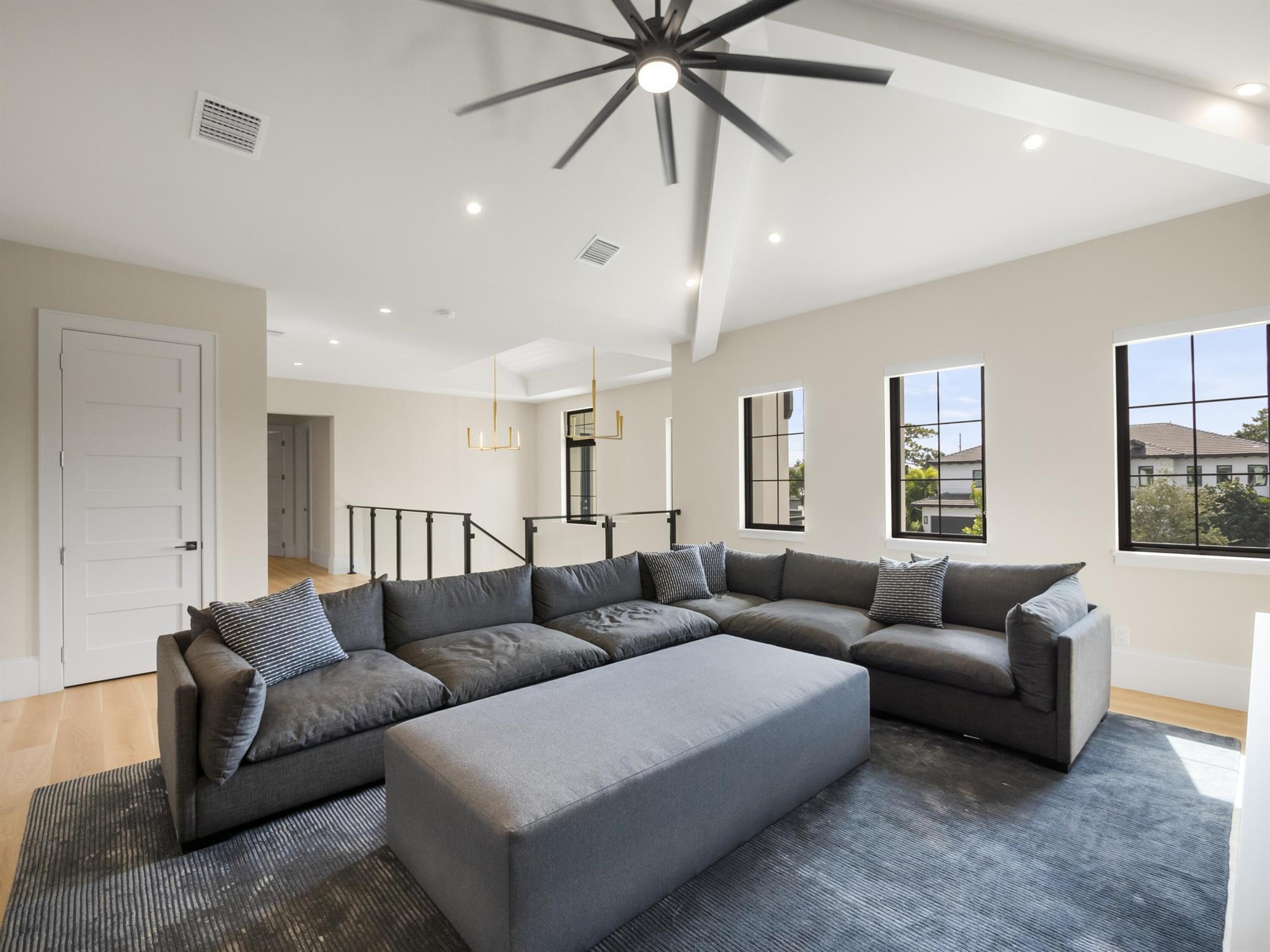 FLORESTA GROVE - Residential