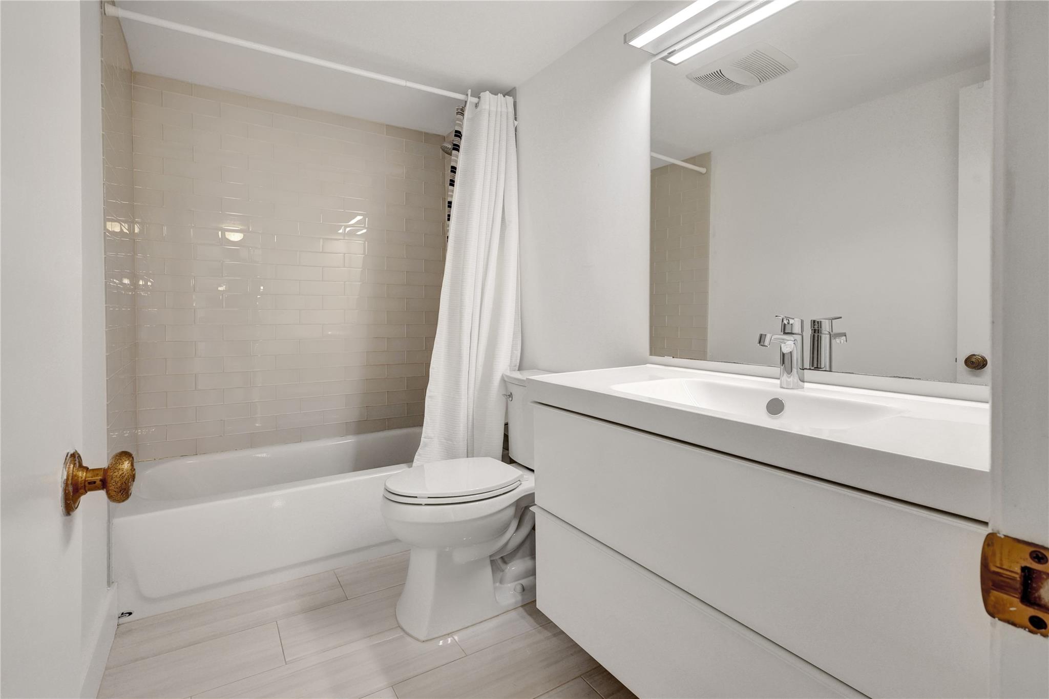 MEADOWBROOK LAKES - Residential