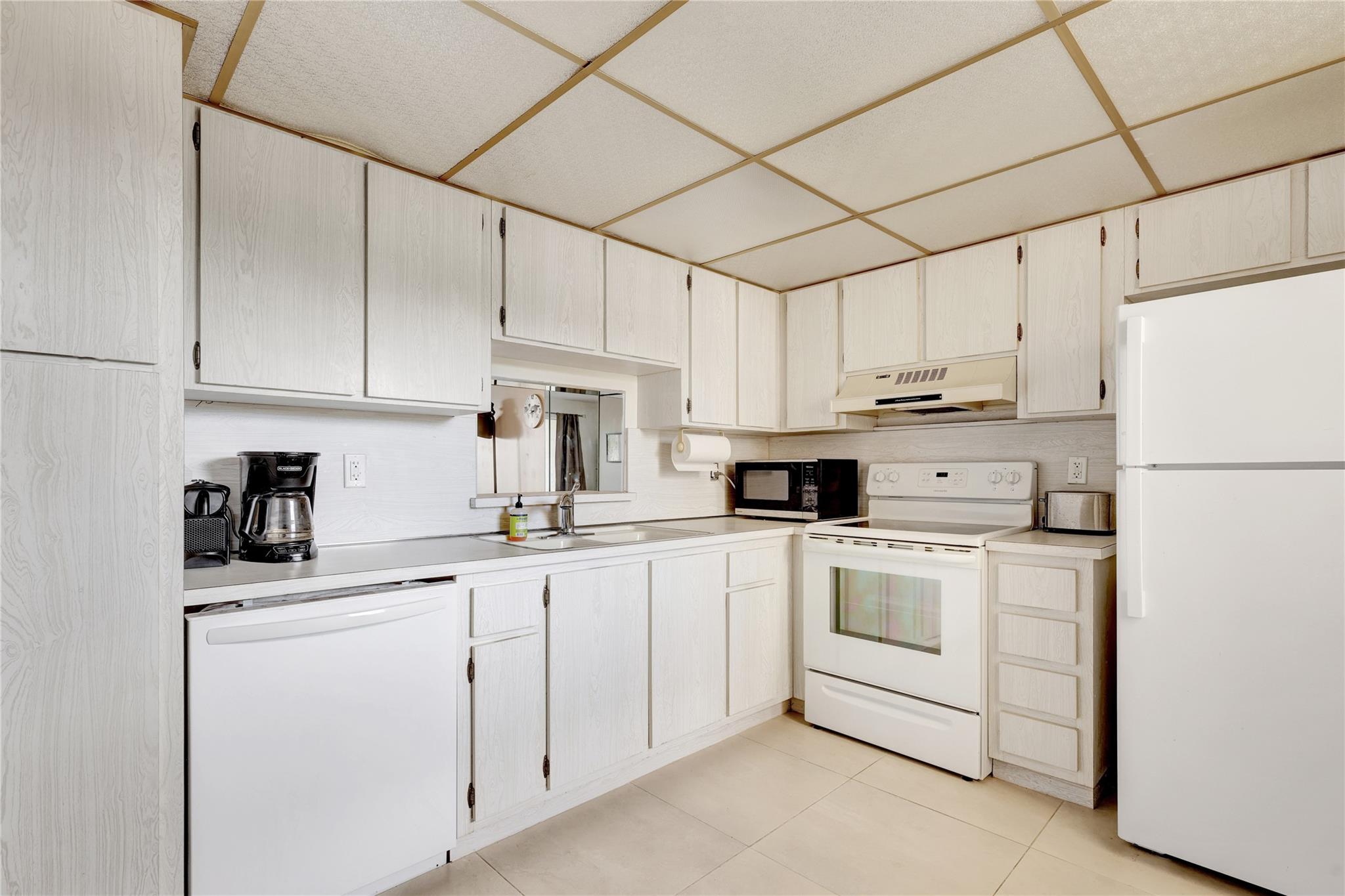 MEADOWBROOK LAKES - Residential