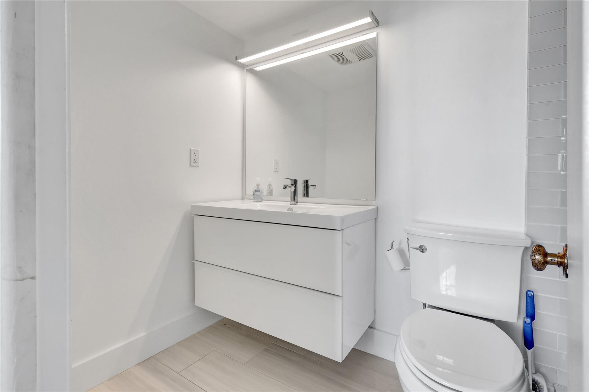 MEADOWBROOK LAKES - Residential