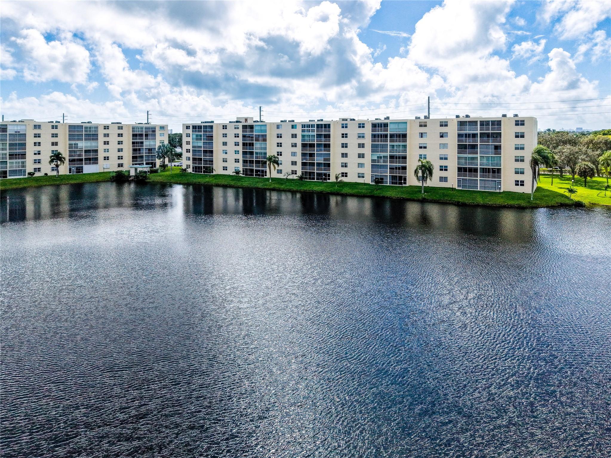 MEADOWBROOK LAKES - Residential