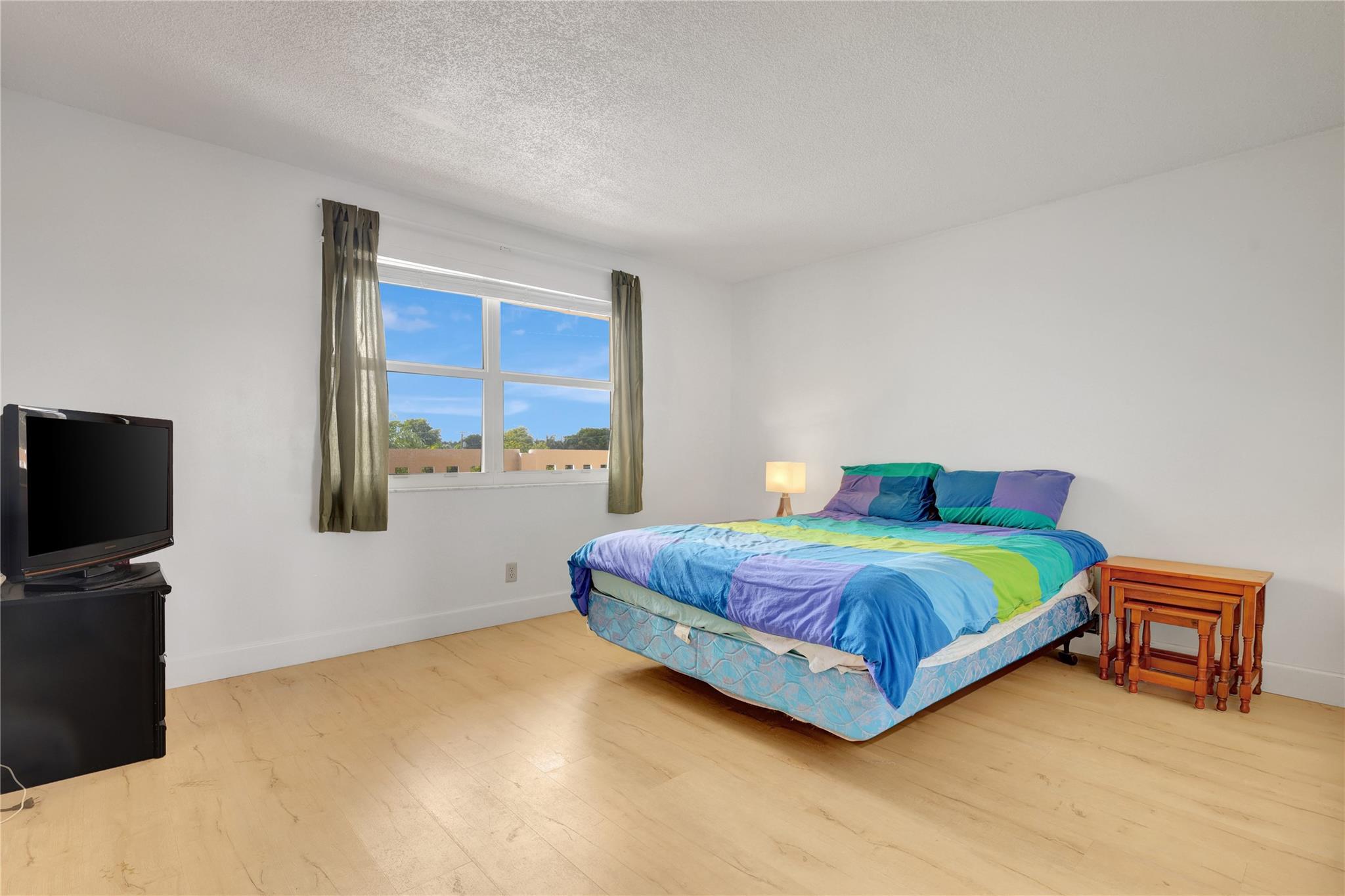 MEADOWBROOK LAKES - Residential