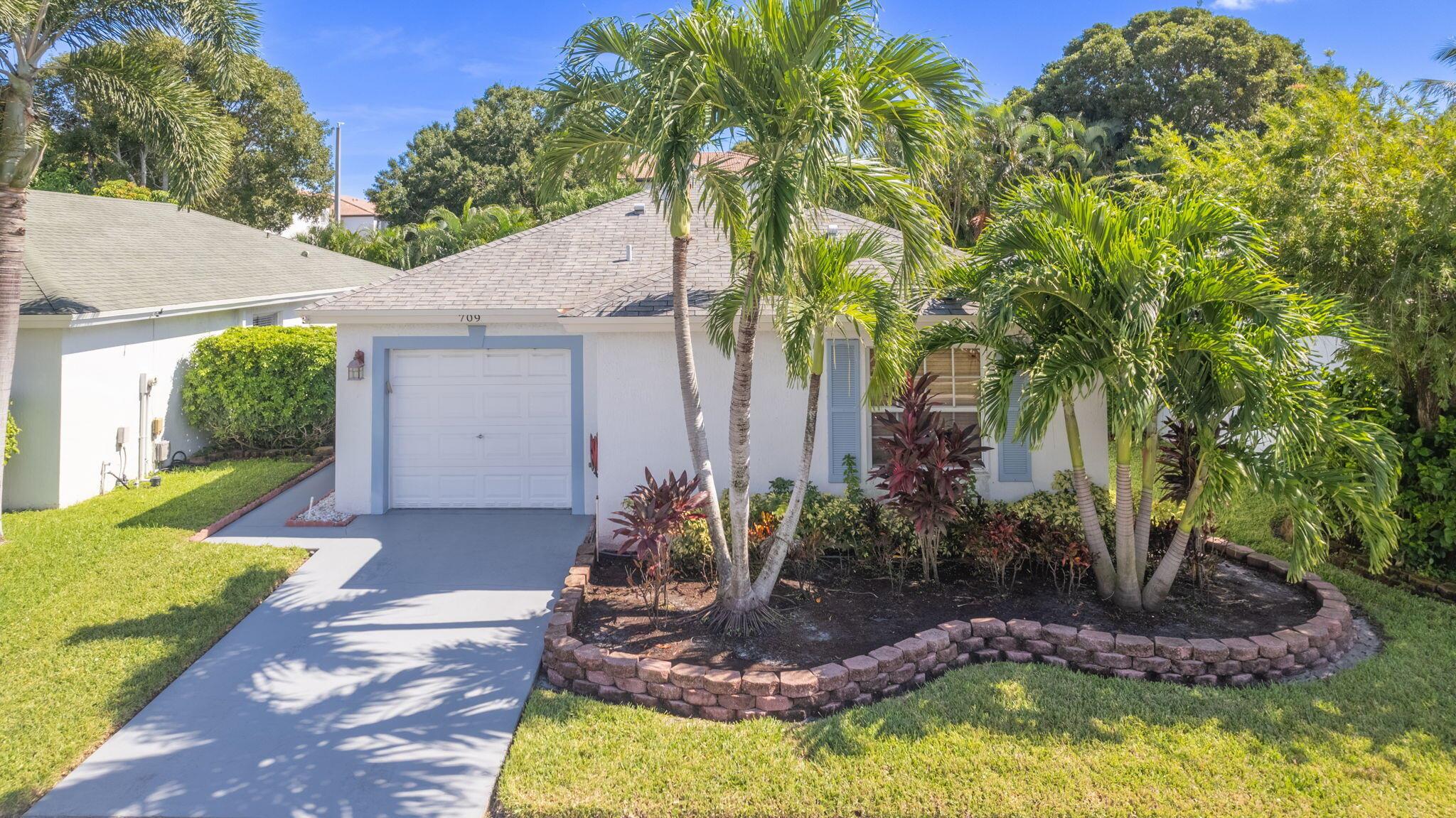 CRYSTAL KEY AT WOOLBRIGHT PLACE - Residential