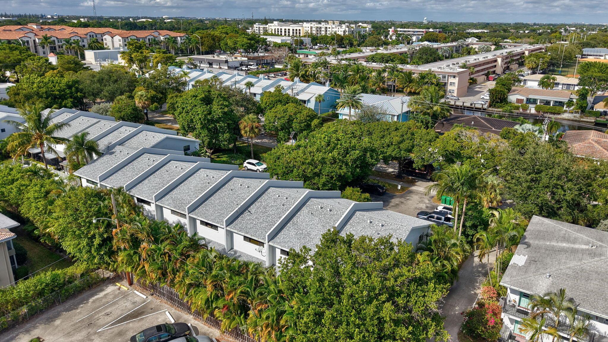 TOWNHOMES OF LIGHTHOUSE P - Residential