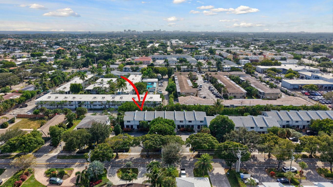 TOWNHOMES OF LIGHTHOUSE POINT - Residential