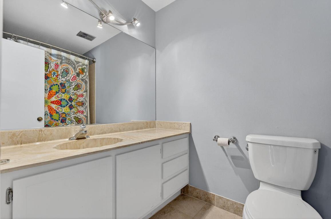 TOWNHOMES OF LIGHTHOUSE POINT - Residential