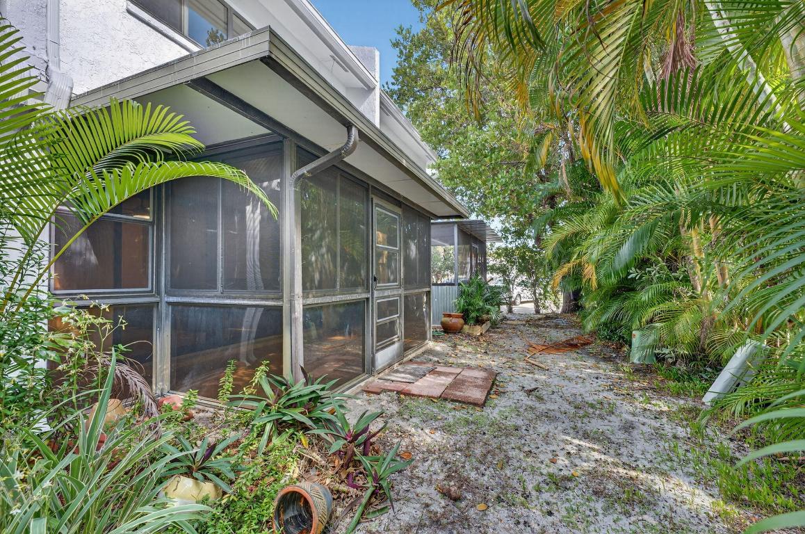 TOWNHOMES OF LIGHTHOUSE POINT - Residential