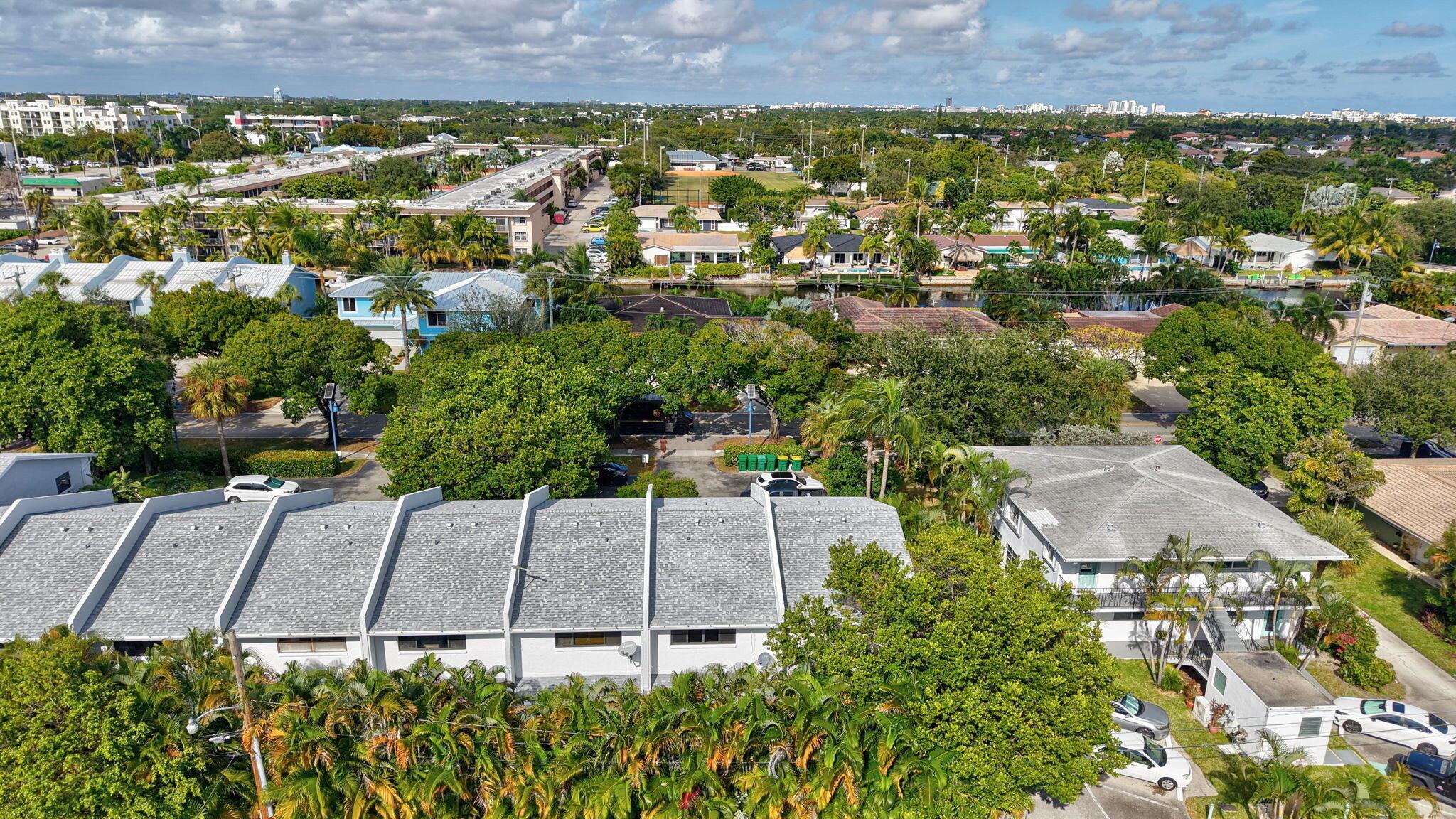 TOWNHOMES OF LIGHTHOUSE P - Residential