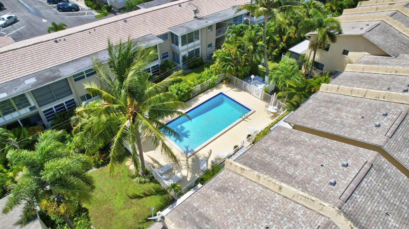 TOWNHOMES OF LIGHTHOUSE POINT - Residential