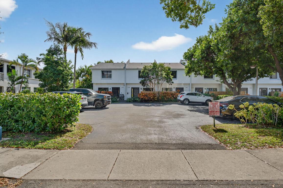 TOWNHOMES OF LIGHTHOUSE POINT - Residential