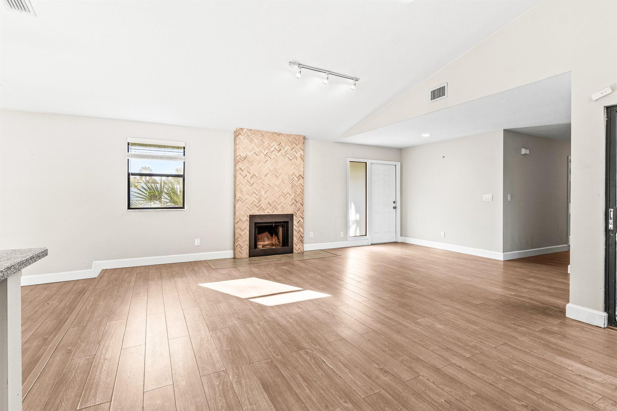 RAINBERRY LAKE PH III-B - Residential