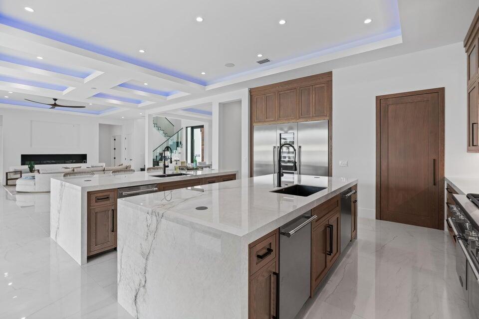 PALM BEACH ISLES 2 - Residential