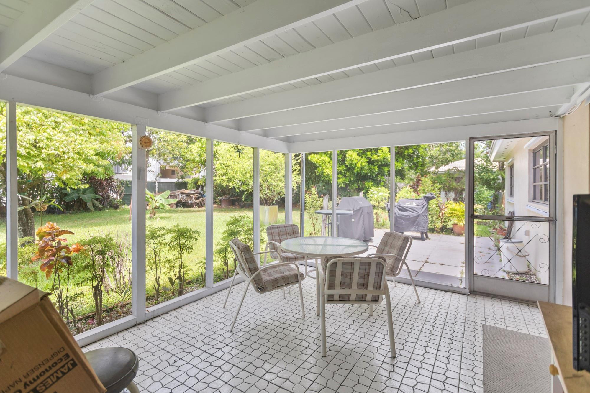 1577 NE 49th Street